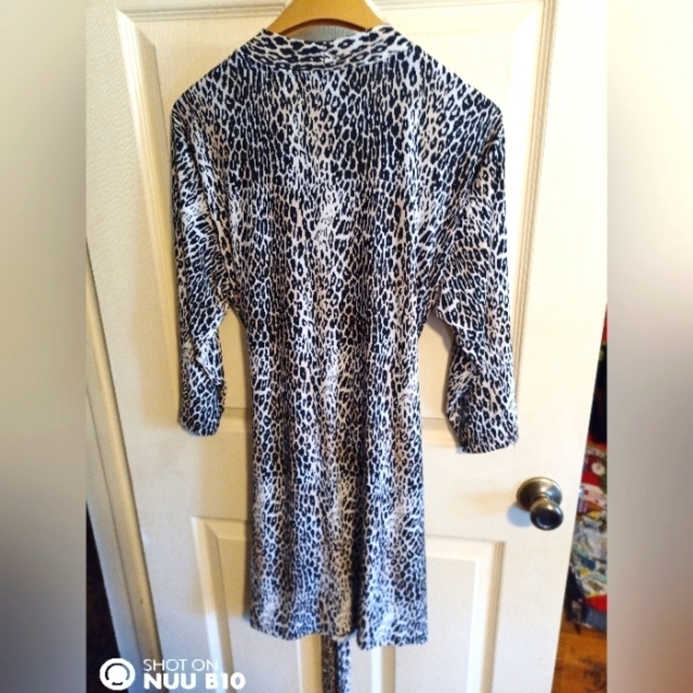 Rene Rofe Animal Print Robe NWT Size Large - Picture 2 of 5